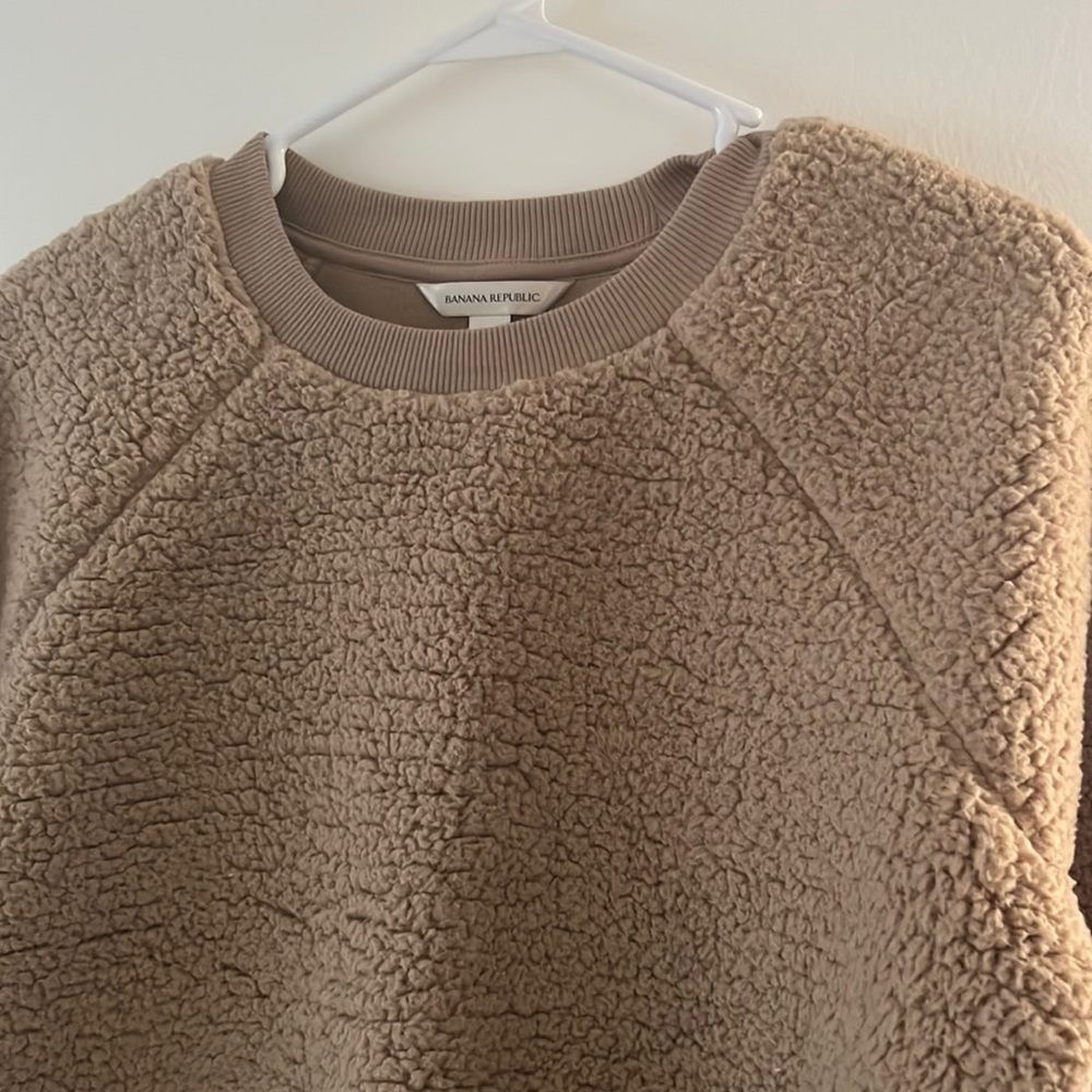 Banana Republic Camel Soft Teddy Crew Sweatshirt